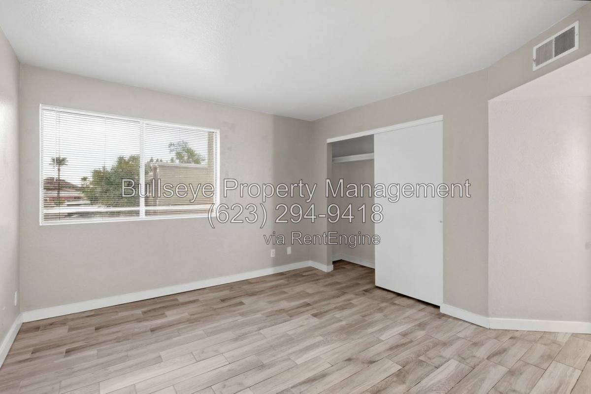 Apartment for rent at 1540 W Mercer Lane #4, Phoenix, AZ 85029