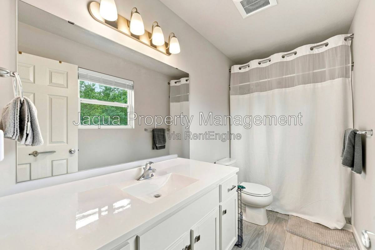 House for rent at 10127 Pennridge Dr, Portage, MI 49024