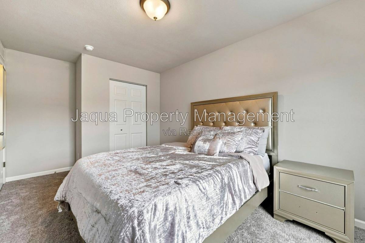 House for rent at 10127 Pennridge Dr, Portage, MI 49024