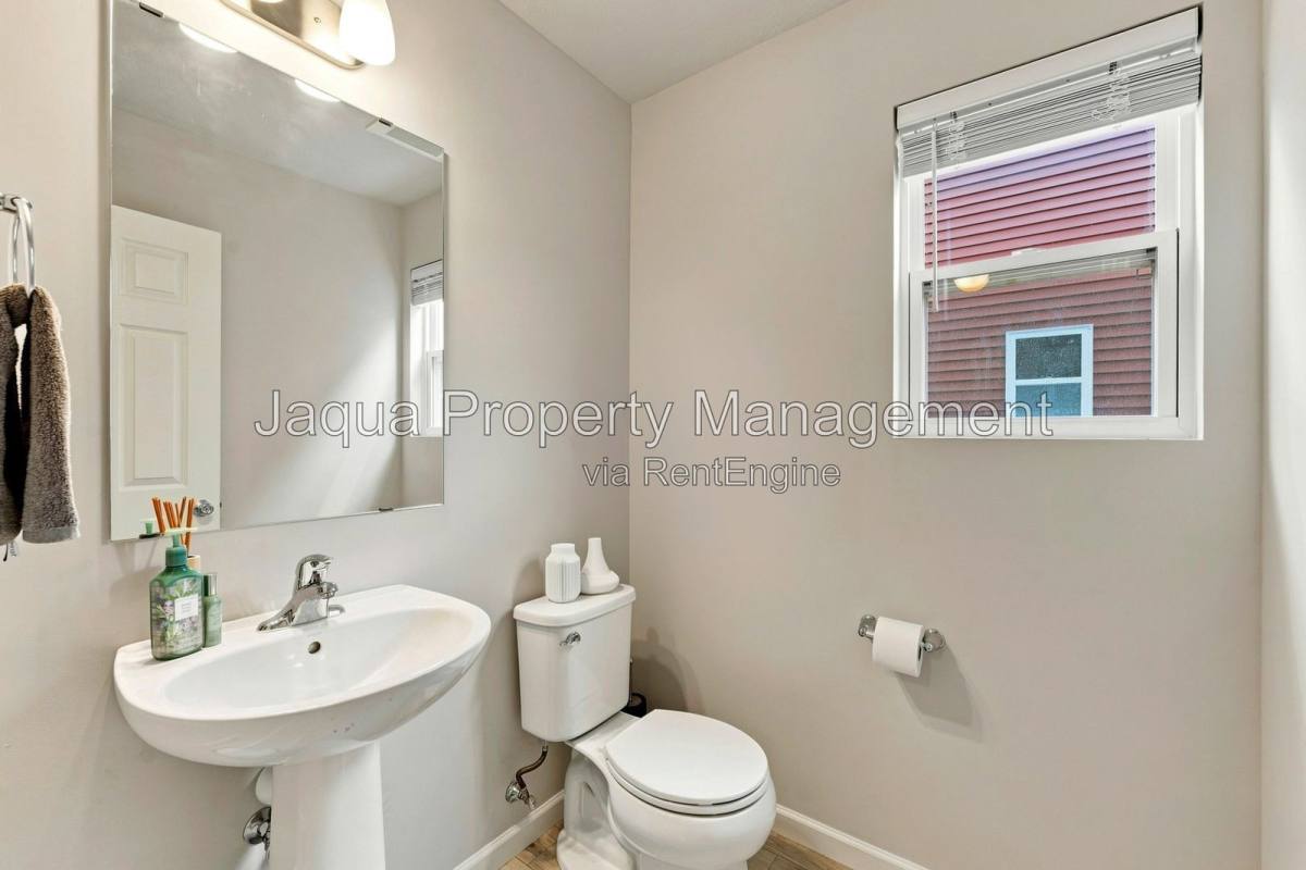 House for rent at 10127 Pennridge Dr, Portage, MI 49024