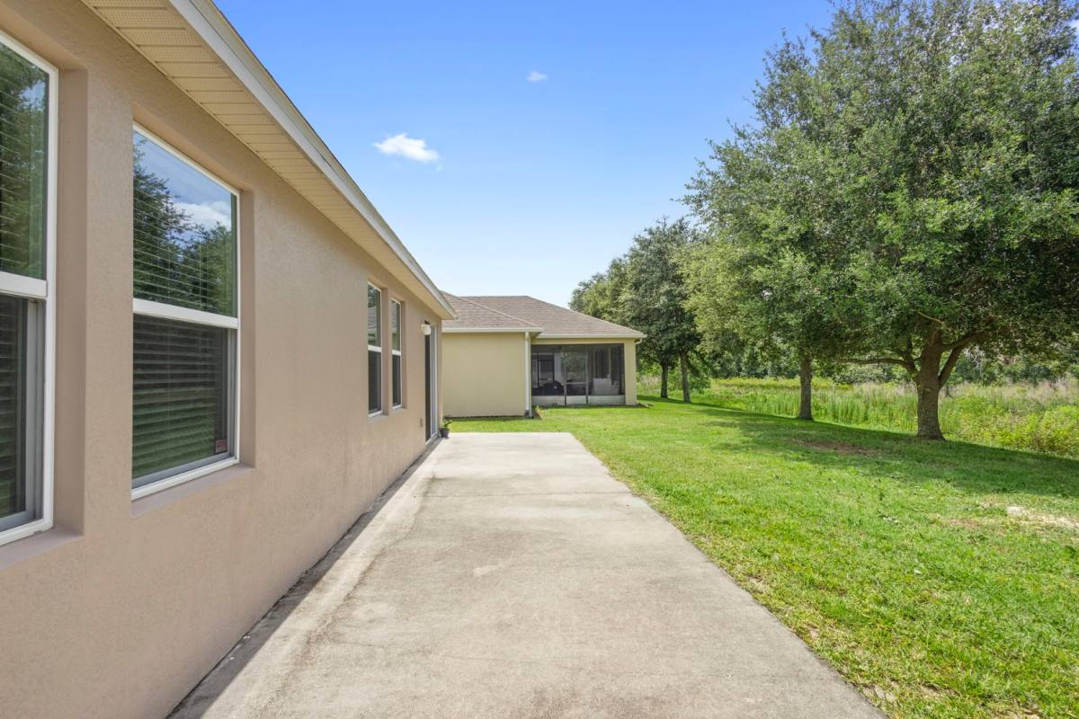 House for rent at 215 Lakeshore Dr, Davenport, FL 33837