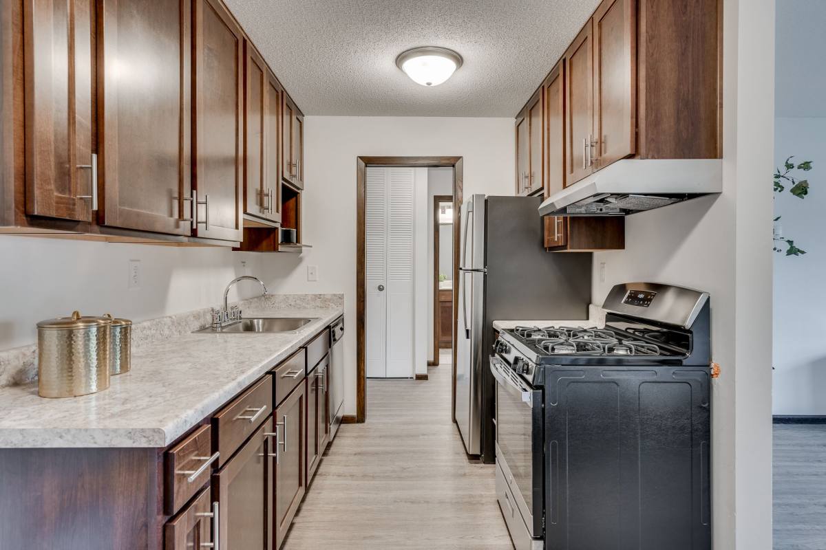 Apartment for rent at Sumter Green, 3000-3010 Winnetka Ave, Minneapolis, MN 55427