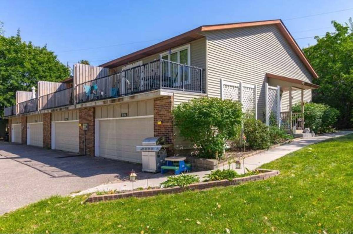 Townhouse for rent at 3192 Cleveland Ave N, Saint Paul, MN 55112