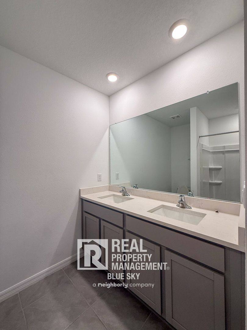 House for rent at 33290 Darley Dale Trail, Wesley Chapel, FL 33545