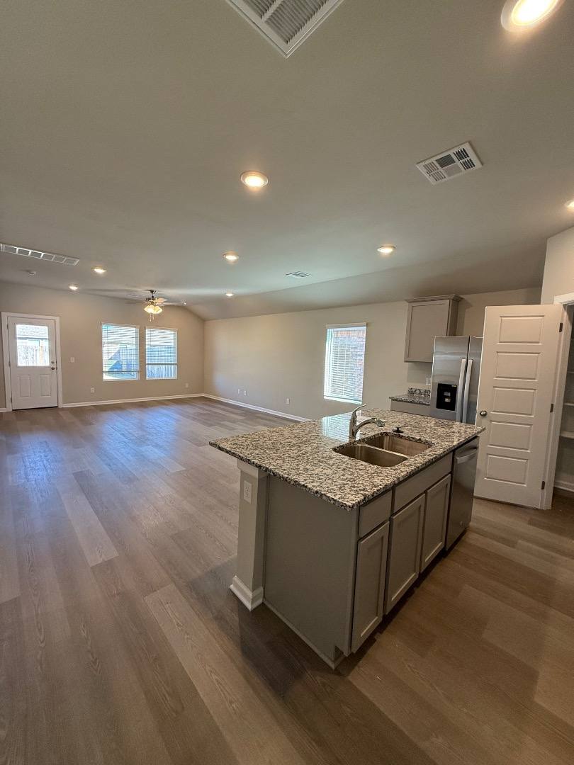 10501 SW 41st St, Mustang, OK 73064 - House for Rent - Image 19