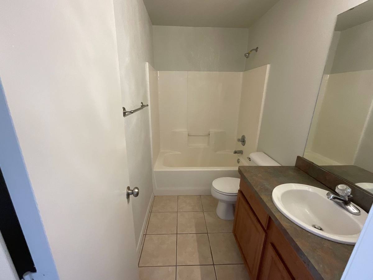 House for rent at 5517 Del Creek Rd, Oklahoma City, OK 73115