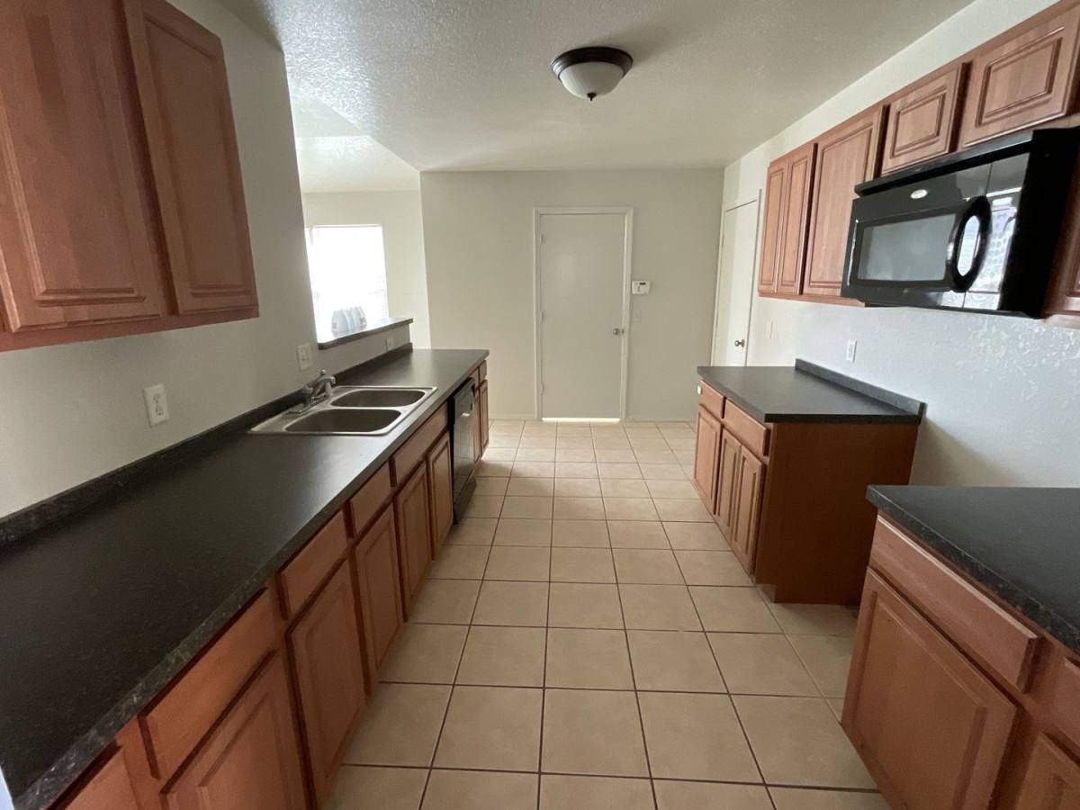 House for rent at 5517 Del Creek Rd, Oklahoma City, OK 73115