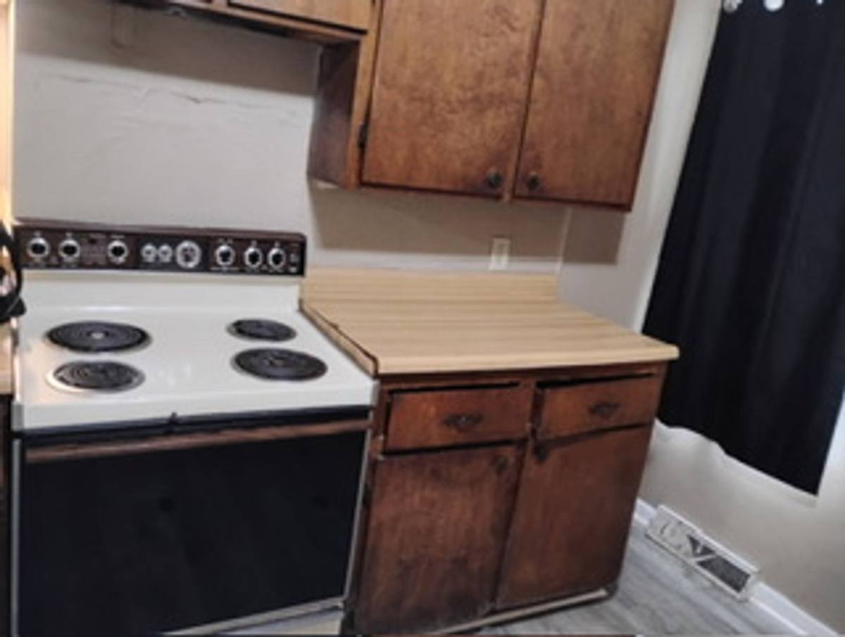 Apartment for rent at 1326 W 4th St #2, Waterloo, IA 50702