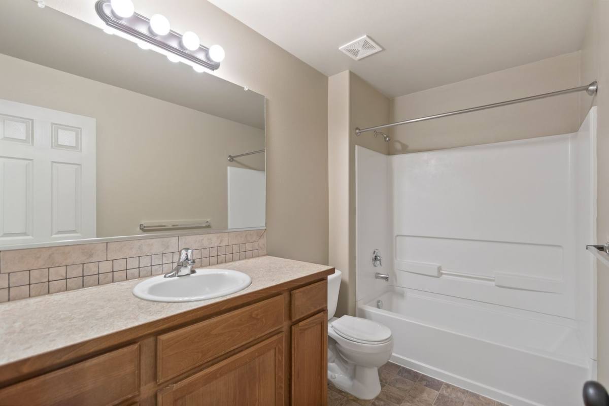 Apartment for rent at 10015 10017 N Whitworth Dr, Spokane, WA 99218