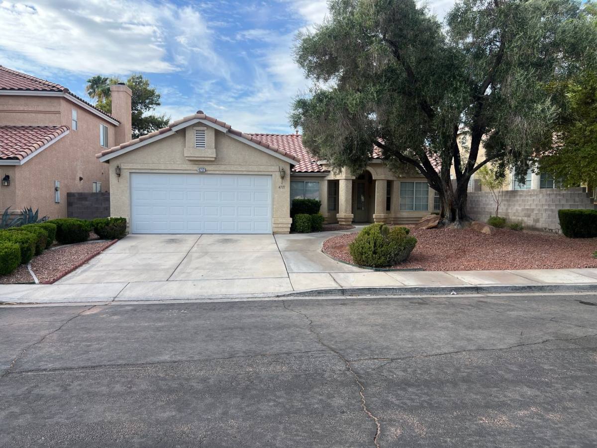 House for rent at 4717 Pointe Decatur Way, North Las Vegas, NV 89032