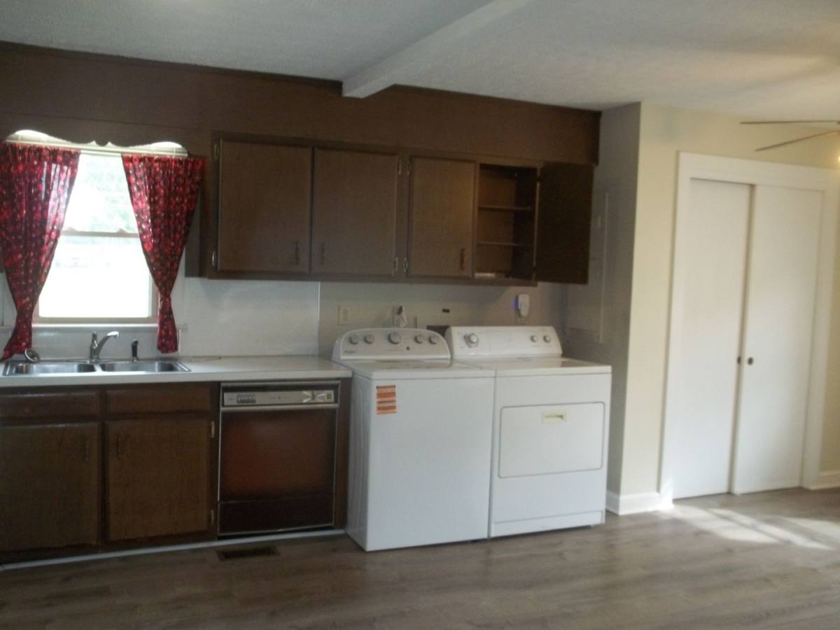 House for rent at 824 Oakdale Rd, Kingsport, TN 37664