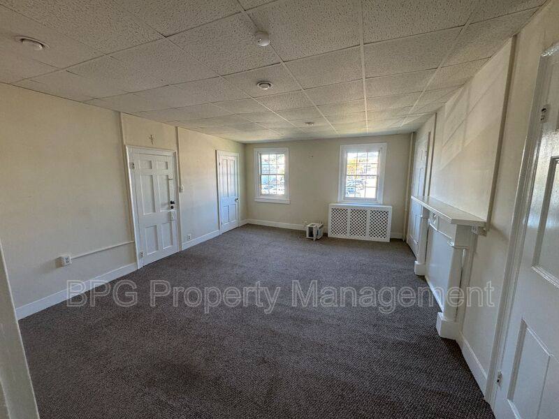 Apartment for rent at 100 Lee St #3, Warrenton, VA 20186