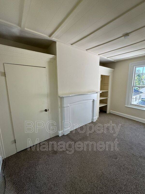 Apartment for rent at 100 Lee St #3, Warrenton, VA 20186