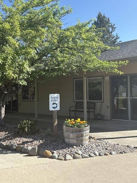 Apartment for rent at 800 Jasper Place, Yreka, CA 96097