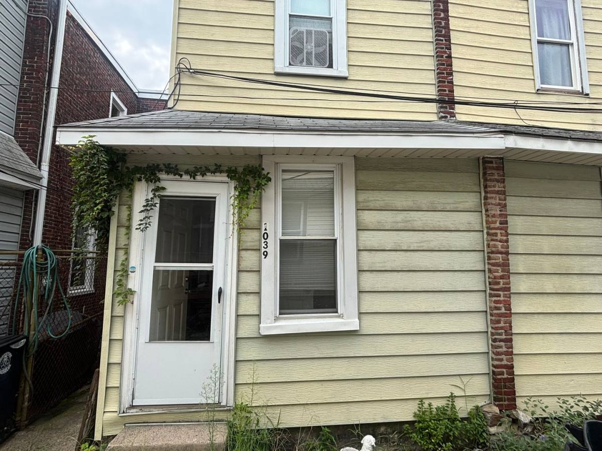 Apartment for rent at 1039 Leiper St, Crum Lynne, PA 19022