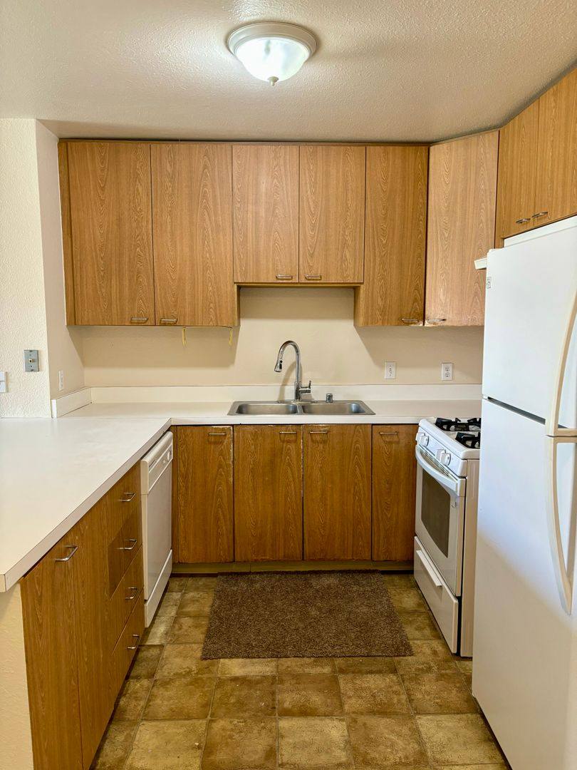 Apartment for rent at 1466 Granite Hills Dr #G, El Cajon, CA 92019