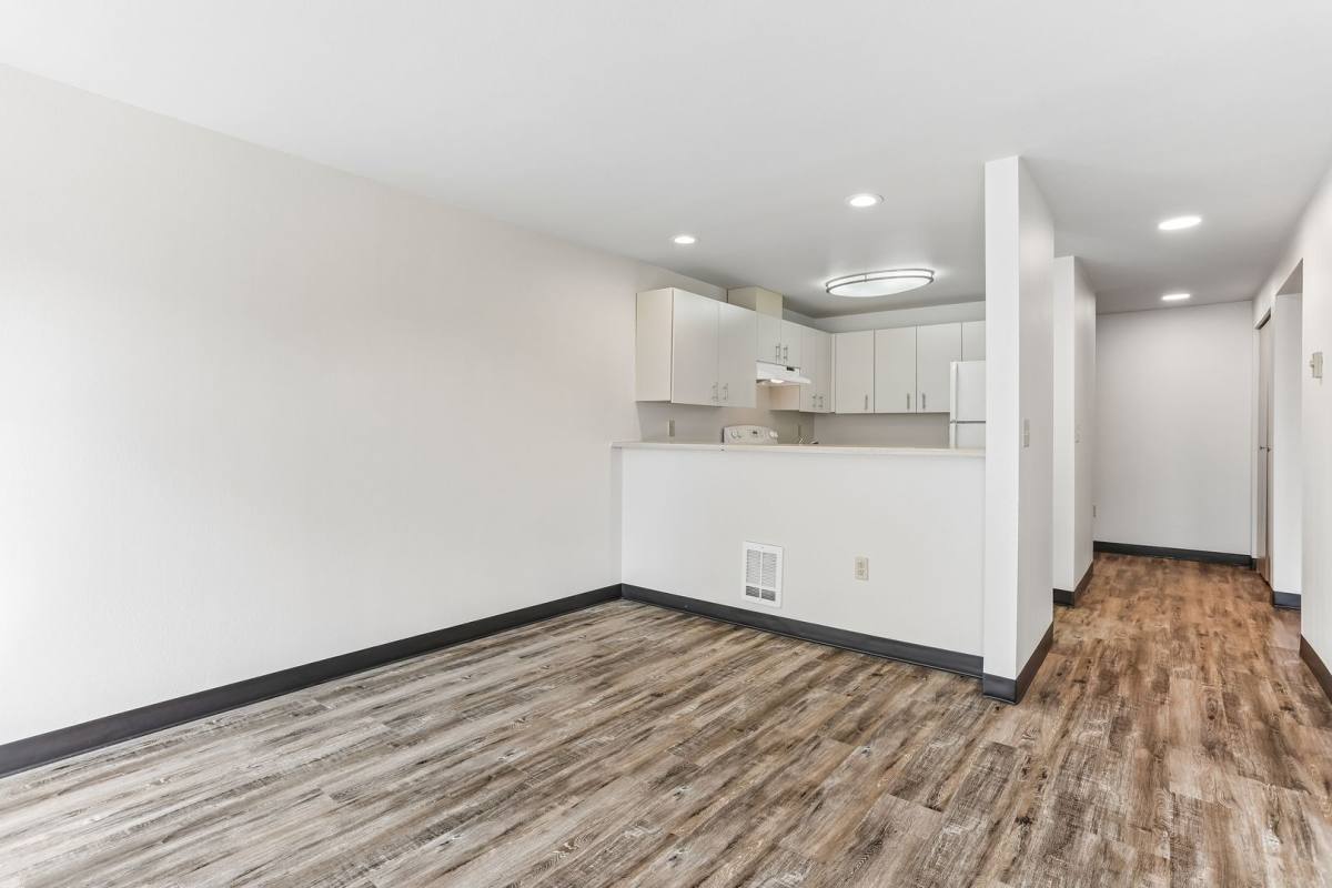 Rowan, 6700 Roosevelt Way NE, Seattle, WA 98115 - Apartment for Rent - Image 9