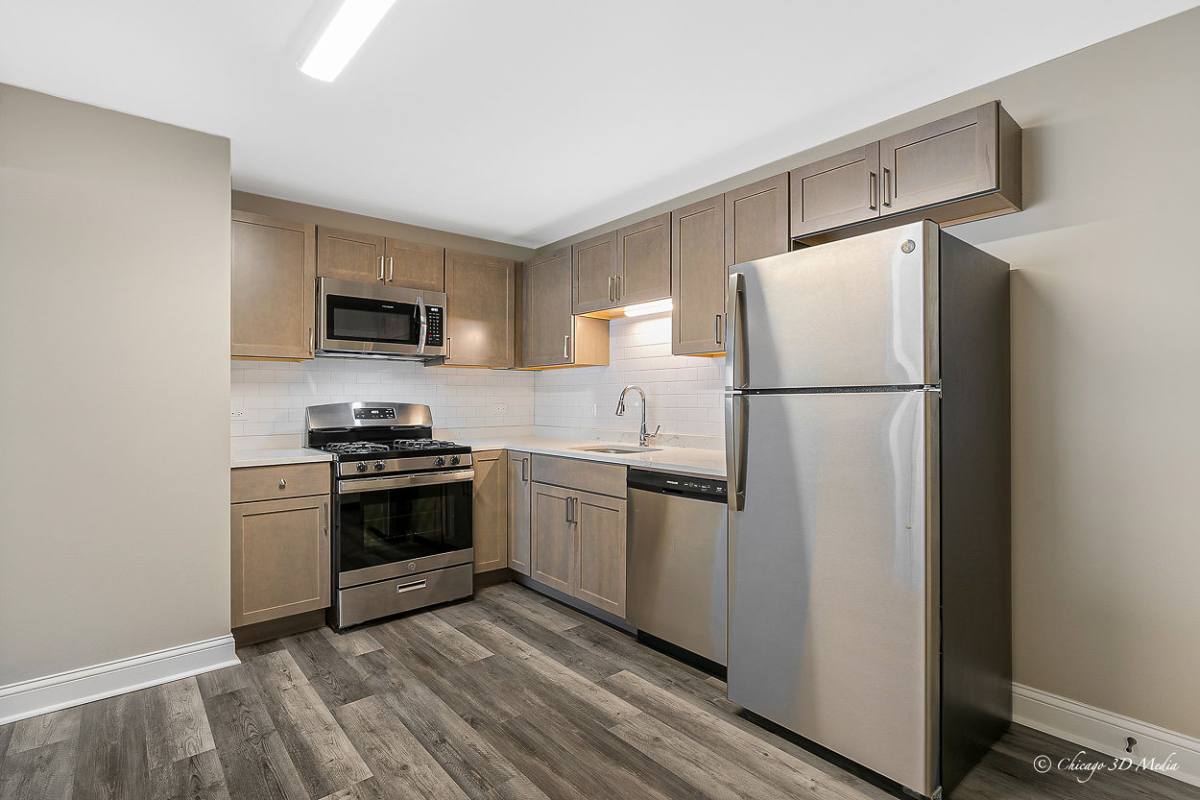Apartment for rent at 7005 W Gunnison St #1A, Harwood Heights, IL 60706