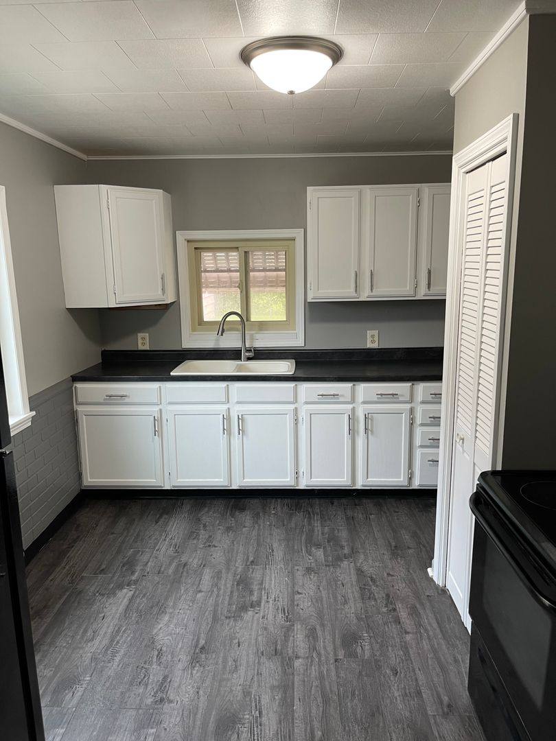 751 Vine, Oshkosh, WI 54901 - House for Rent - Image 5