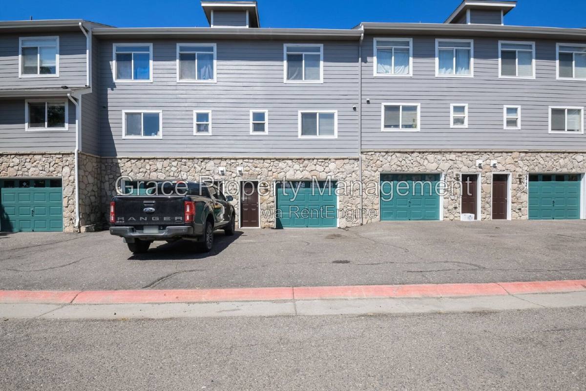 Townhouse for rent at 9727 Cherry Lane, Denver, CO 80229