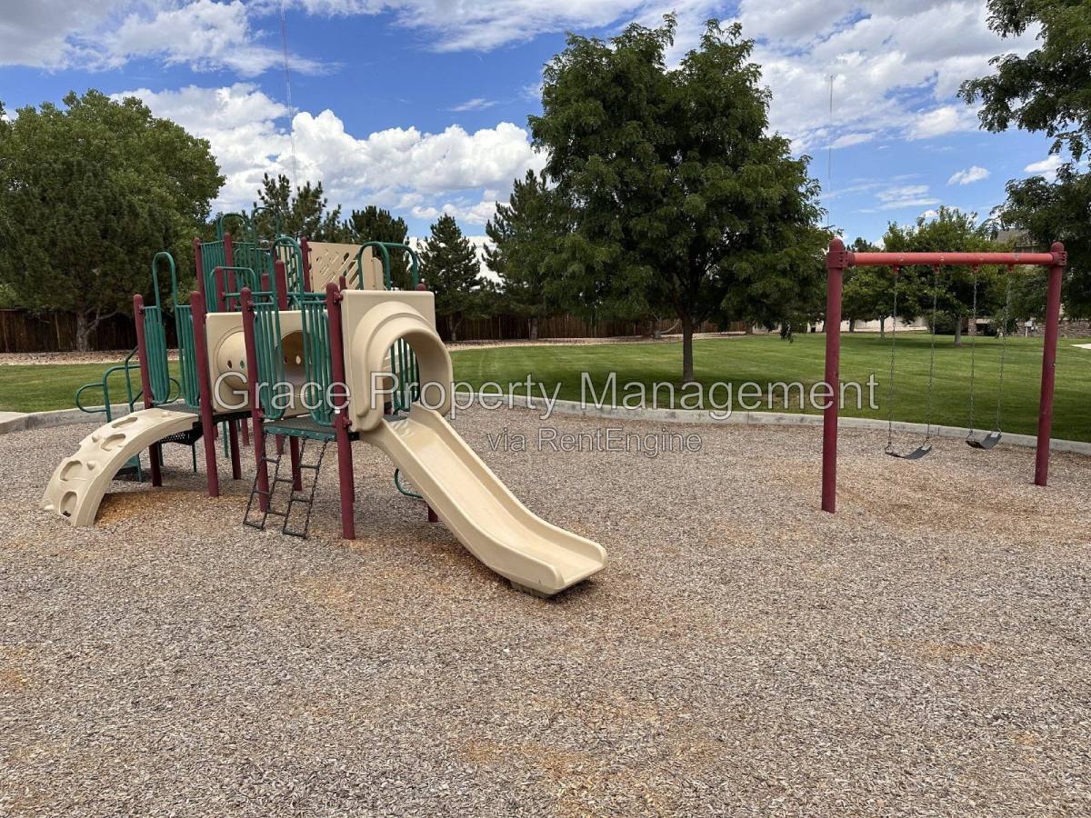 Townhouse for rent at 9727 Cherry Lane, Denver, CO 80229
