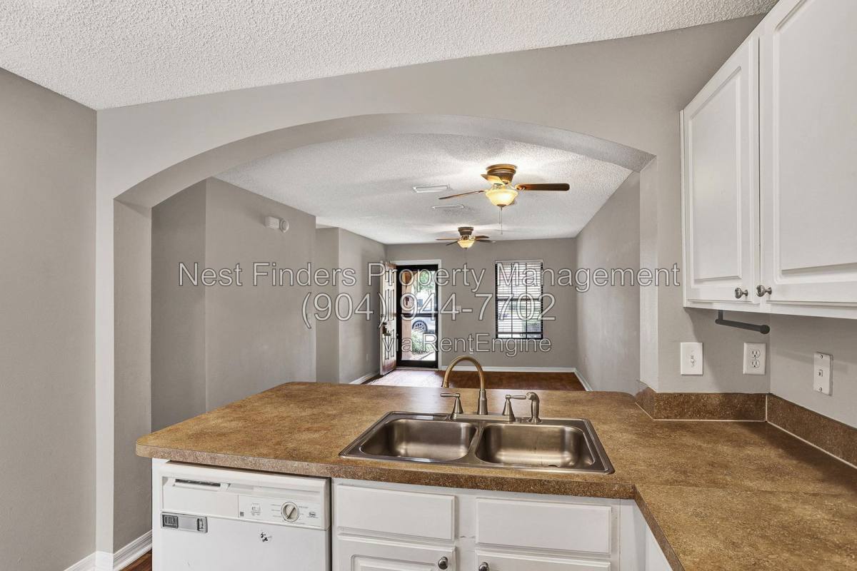 Townhouse for rent at 336 Redwood Lane, St. Johns, FL 32259