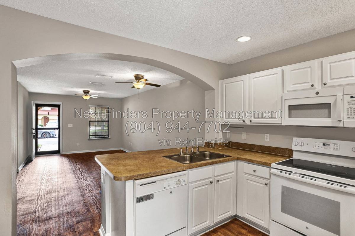 Townhouse for rent at 336 Redwood Lane, St. Johns, FL 32259
