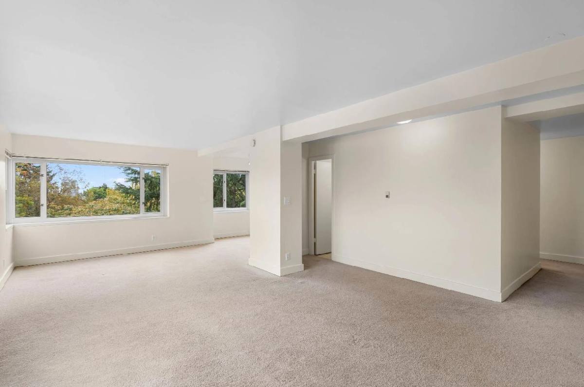 Apartment for rent at 901 SW King Ave, Portland, OR 97205