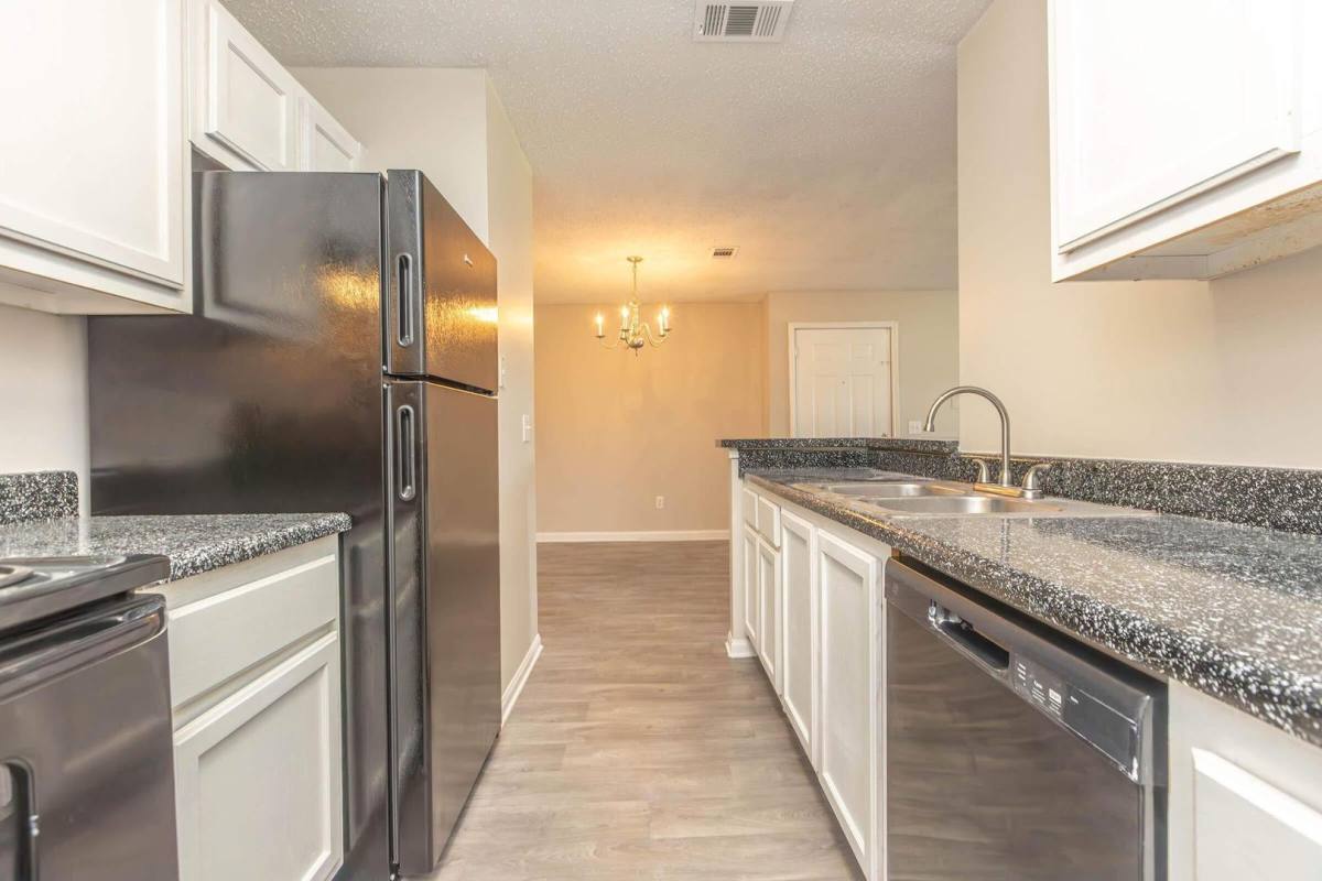 Apartment for rent at 1000 Commons Circle, Vicksburg, MS 39180