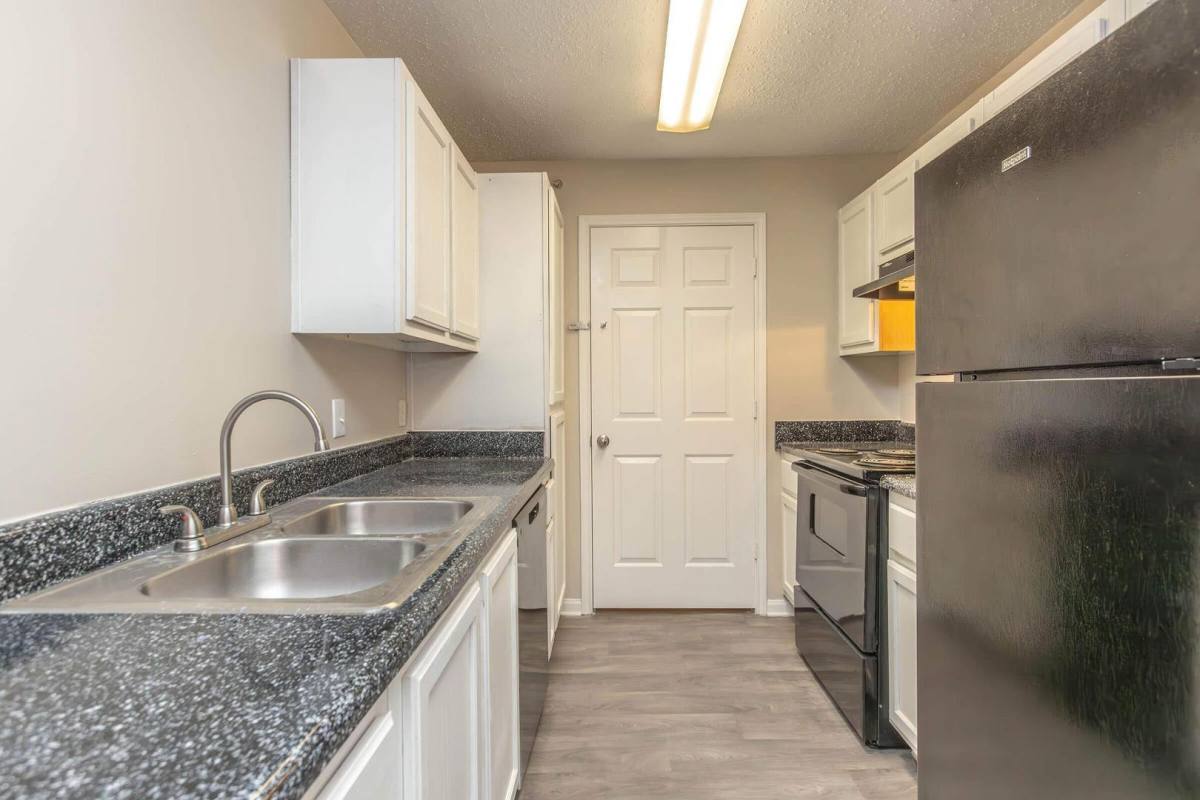 Apartment for rent at 1000 Commons Circle, Vicksburg, MS 39180