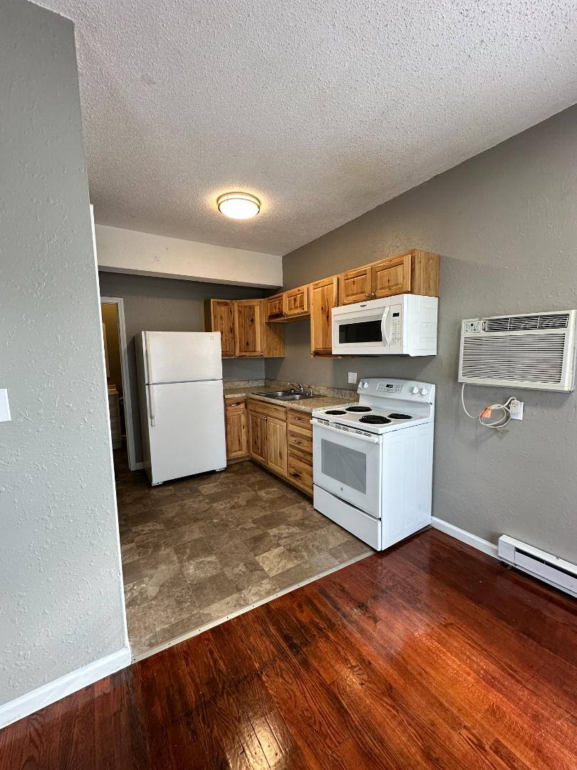 Apartment for rent at 103 S Green St #2, Cuba, MO 65453