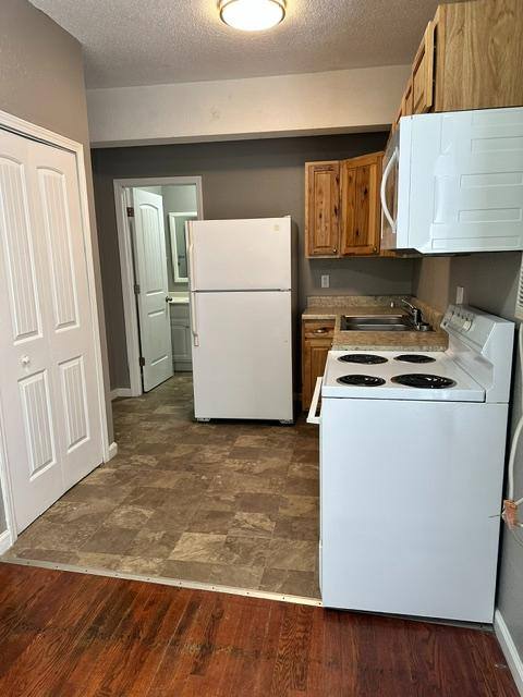 Apartment for rent at 103 S Green St #2, Cuba, MO 65453