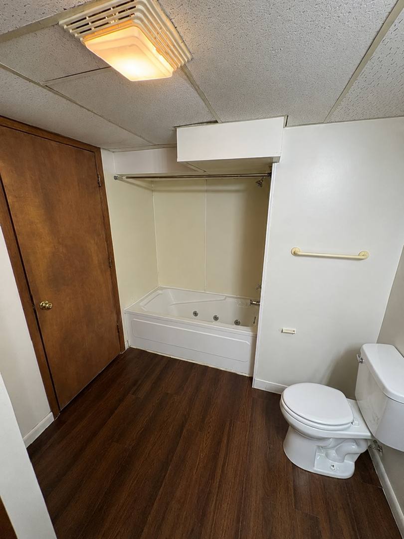 Apartment for rent at 4817 N Knoxville Ave, Peoria, IL 61614
