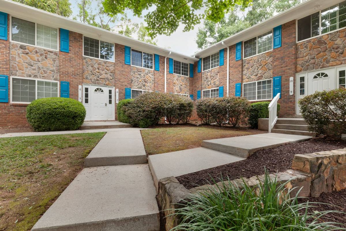 Apartment for rent at 641 Powder Springs, Smyrna, GA 30080