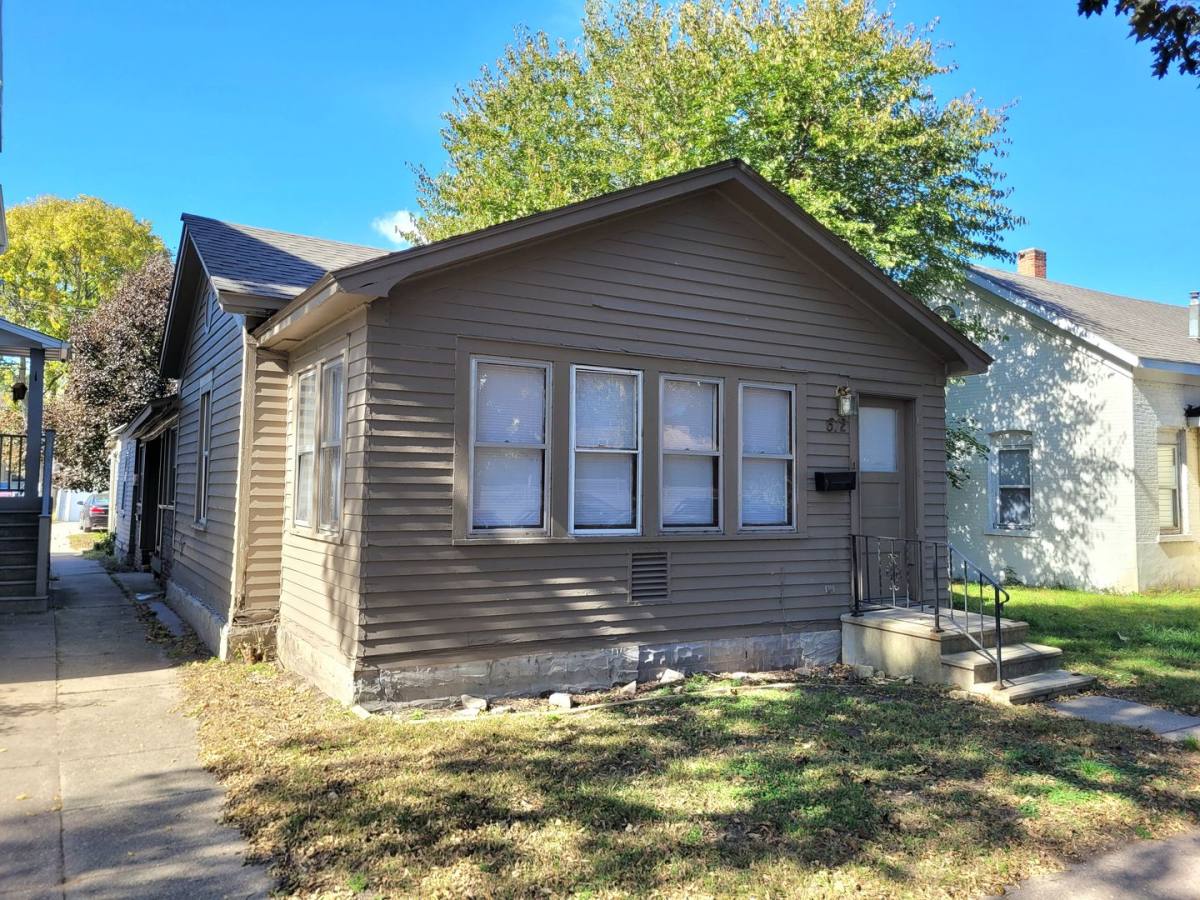 Apartment for rent at 612 9th St S, La Crosse, WI 54601
