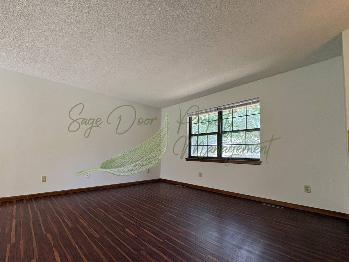 House for rent at 500 SE Sherri Lane, Blue Springs, MO 64014