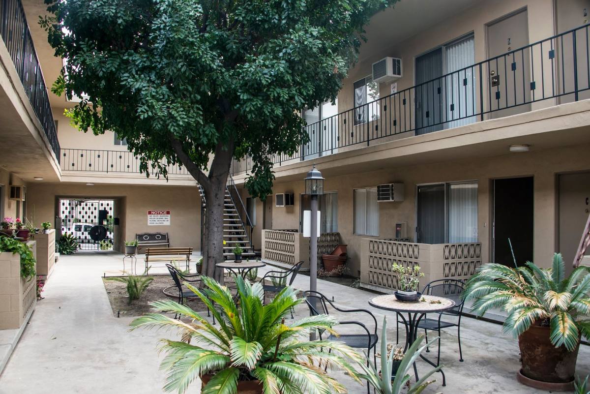 445 E Verdugo Ave, Burbank, CA 91501 - Apartment for Rent - Image 3