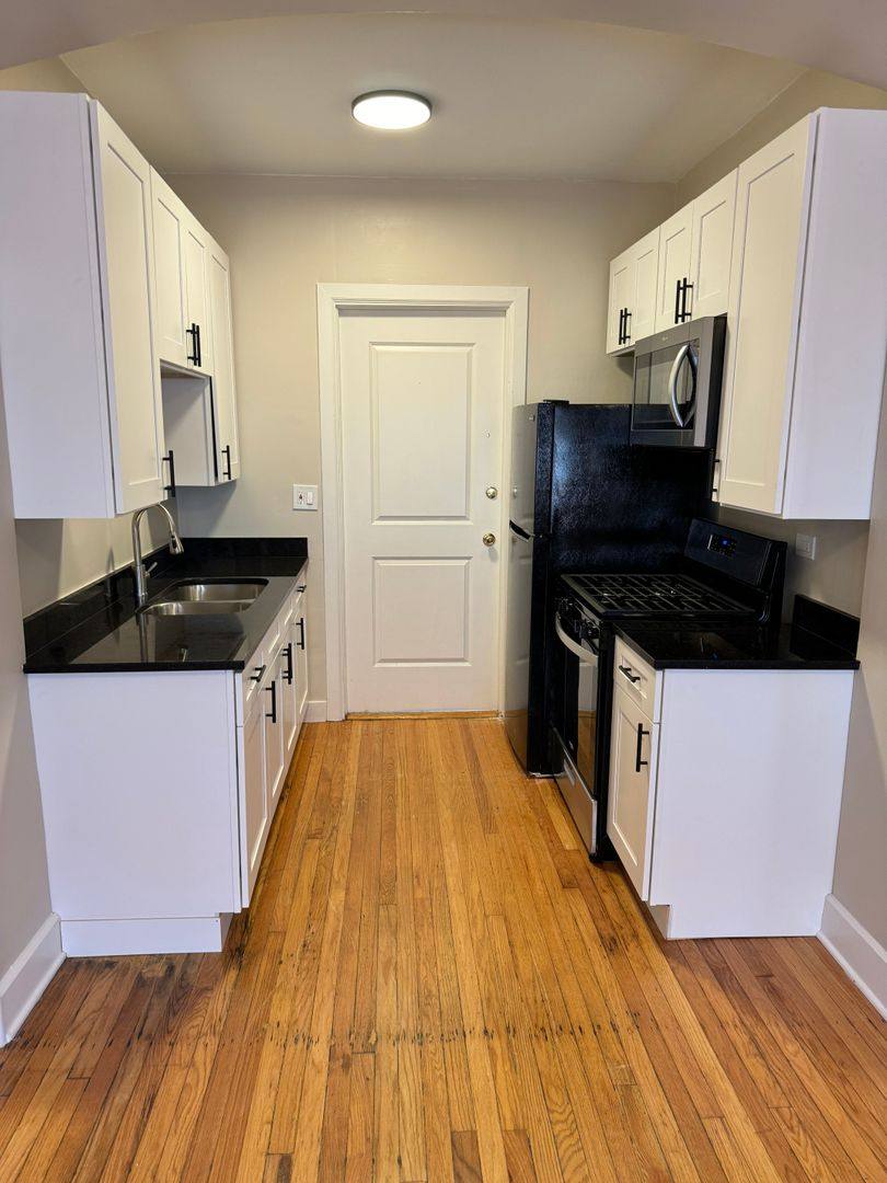 Apartment for rent at South Shore Manor, 7263 S Shore Dr, Chicago, IL 60649