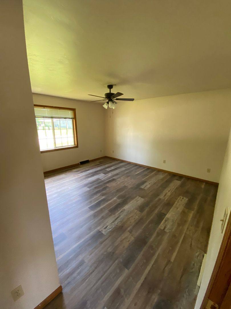 Apartment for rent at 649-401 Pearl-Henry, Seymour, WI 54165