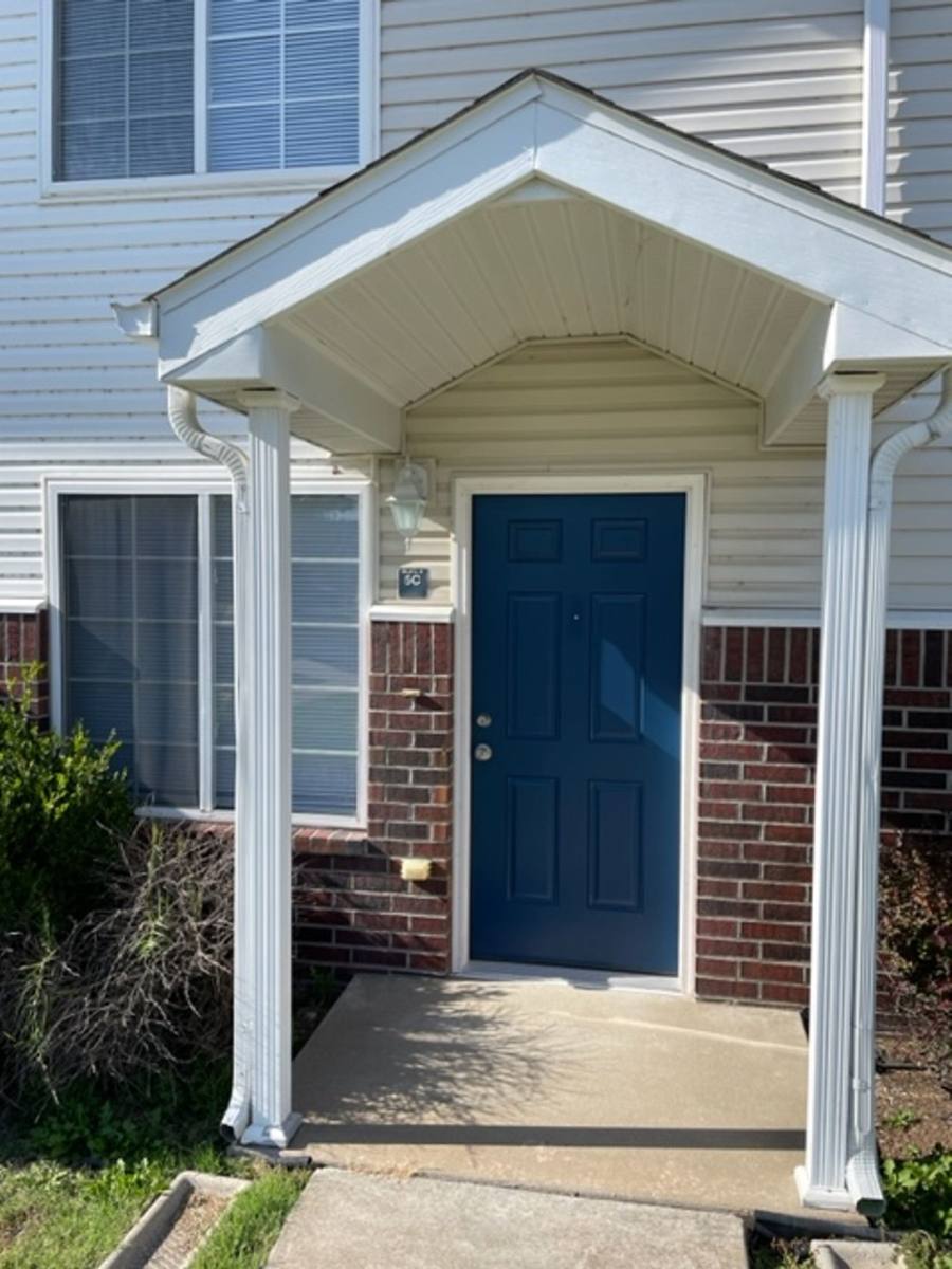 Apartment for rent at Divine Estates, 801 E 19th St, Lamar, MO 64759