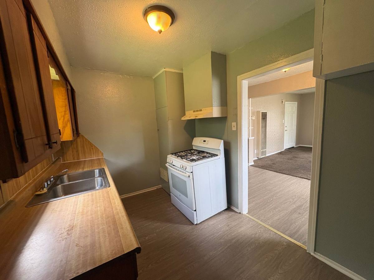 House for rent at 605 W 75th St, Shreveport, LA 71106