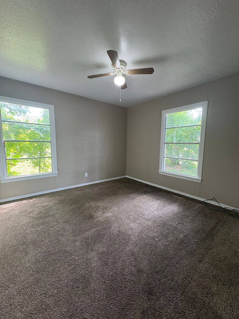House for rent at 605 W 75th St, Shreveport, LA 71106