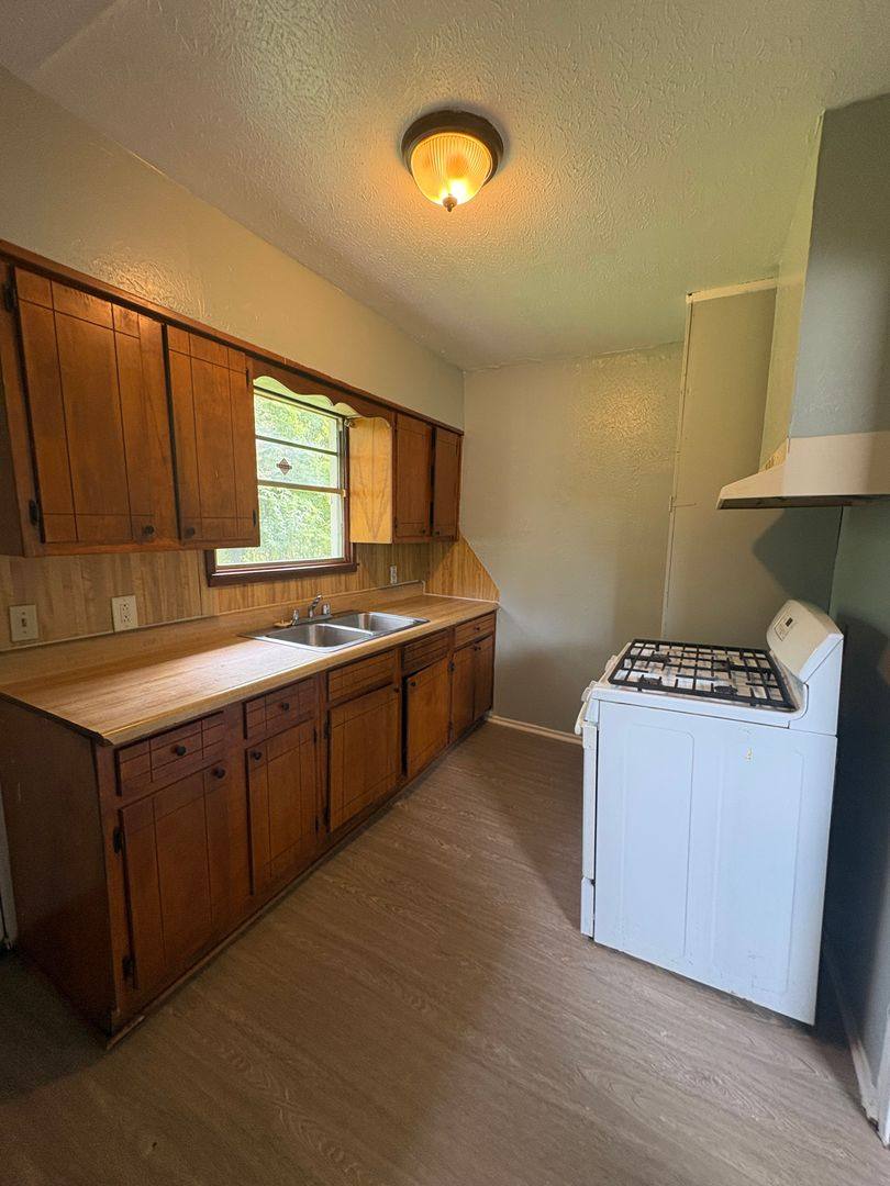 House for rent at 605 W 75th St, Shreveport, LA 71106