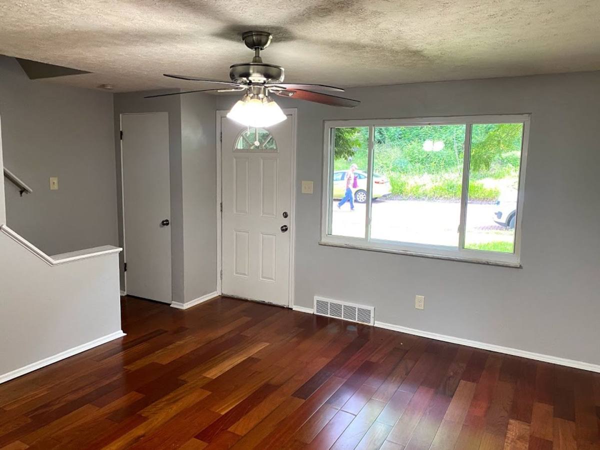 Townhouse for rent at 2340 1 2 Buena Vista, Pittsburgh, PA 15218