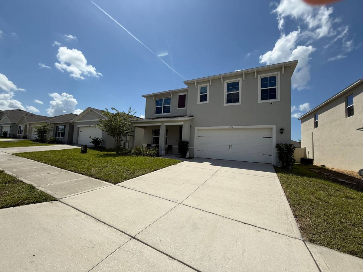 House for rent at 11106 Amber Ridge Dr, Zellwood, FL 32798