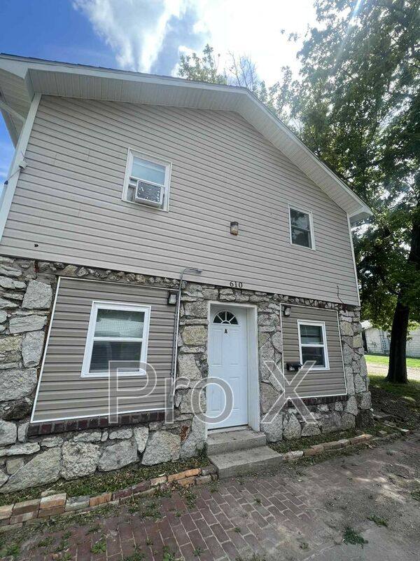 Apartment for rent at 610 W 9th St #A, Joplin, MO 64801
