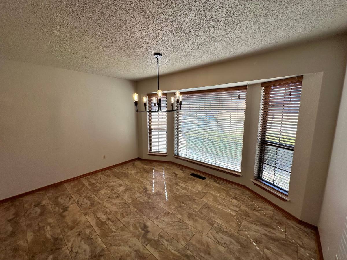 1907 E Ensey Terrace, Mustang, OK 73064 - House for Rent - Image 4