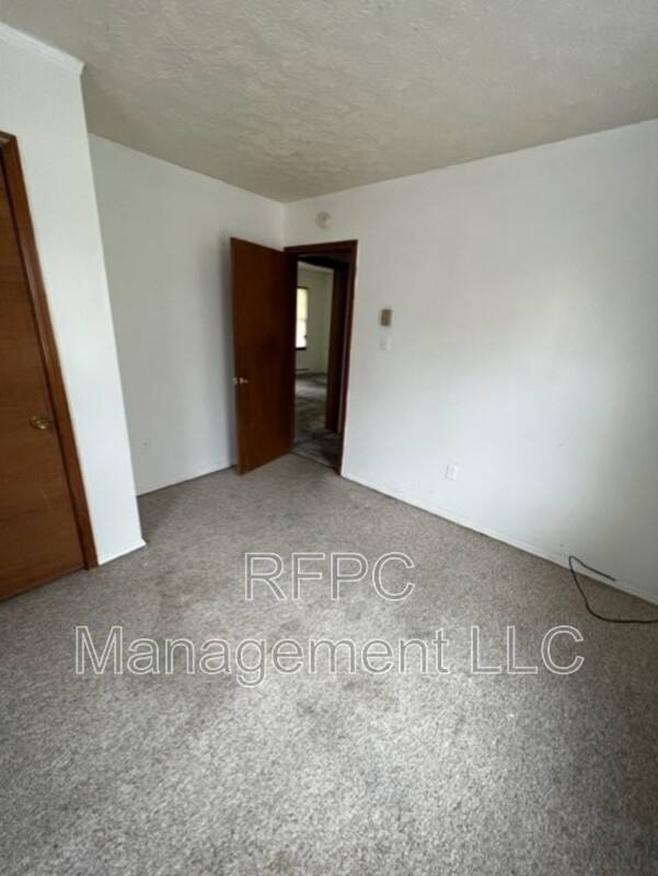 Apartment for rent at 218 S College Ave #2, Bluefield, VA 24605