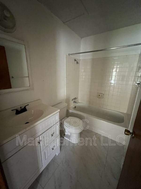 Apartment for rent at 218 S College Ave #2, Bluefield, VA 24605