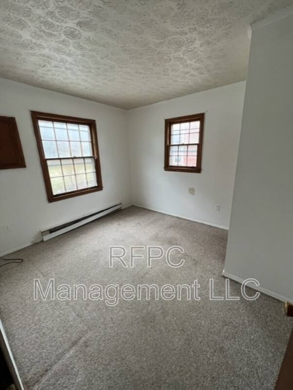 Apartment for rent at 218 S College Ave #2, Bluefield, VA 24605